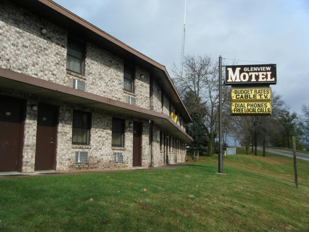 Glenview Motel Dubuque Exterior foto